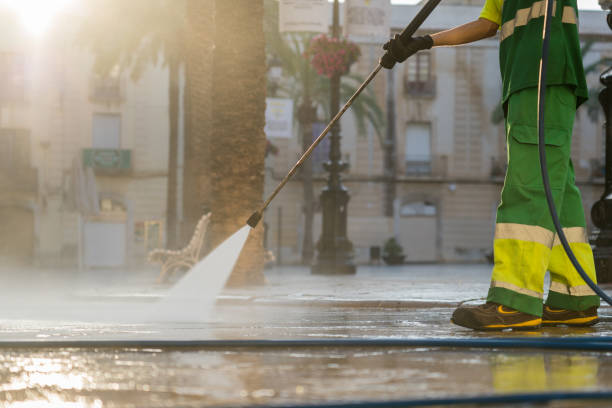 Best Playground Equipment Cleaning  in Santa Moni, CA