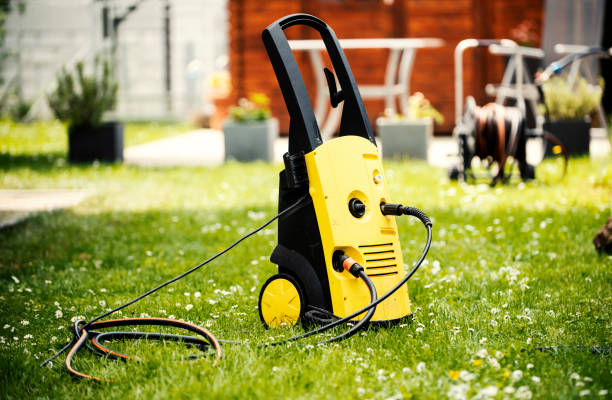 Best Driveway Pressure Washing  in Santa Moni, CA